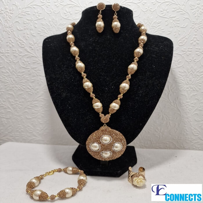 Classic Baroque Style Pearl Necklace Jewelry Set